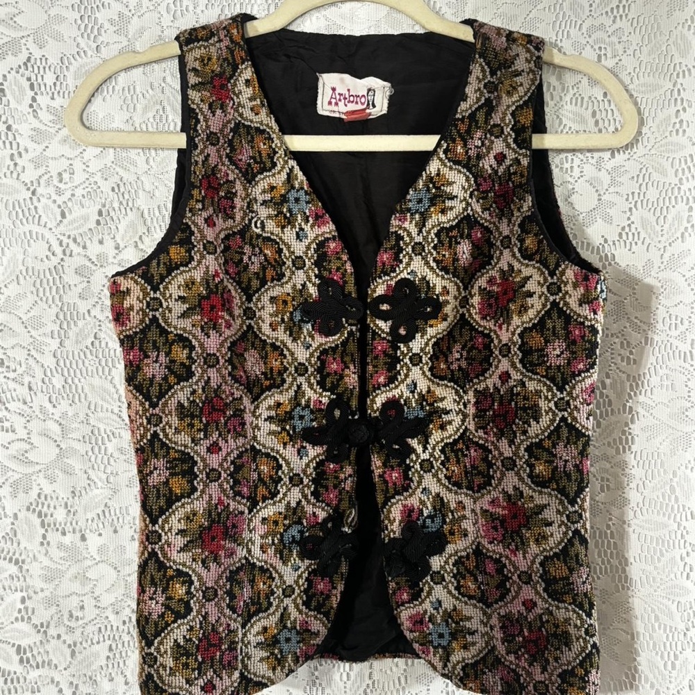 American Vintage Floral Tapestry Vest